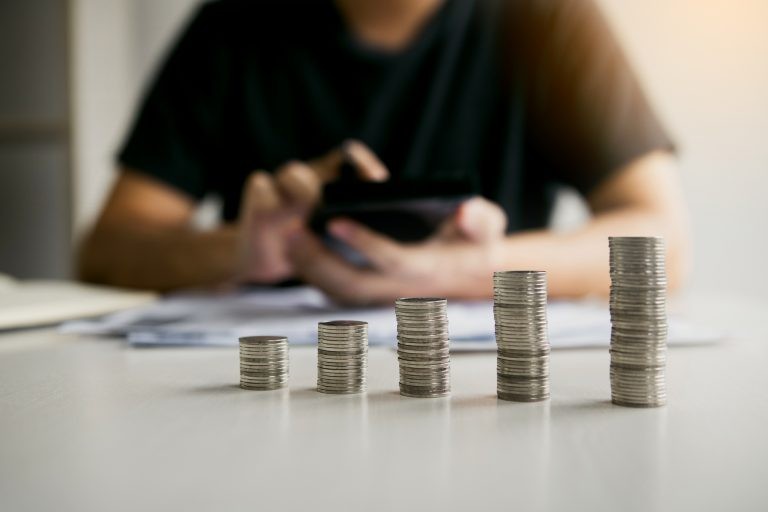 Deputado quer debater os impactos na indústria, no comércio e para o cidadão - (Foto: Depositphotos)