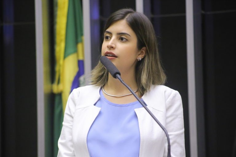 Deputada Tabata Amaral, autora da proposta - (Foto: Paulo Sérgio/Câmara dos Deputados)