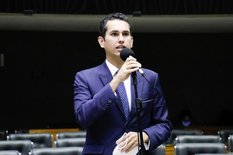 Domingos Neto: proposta dará condições para Embrapa ampliar pesquisas - (Foto: Marina Ramos/Câmara dos Deputados)