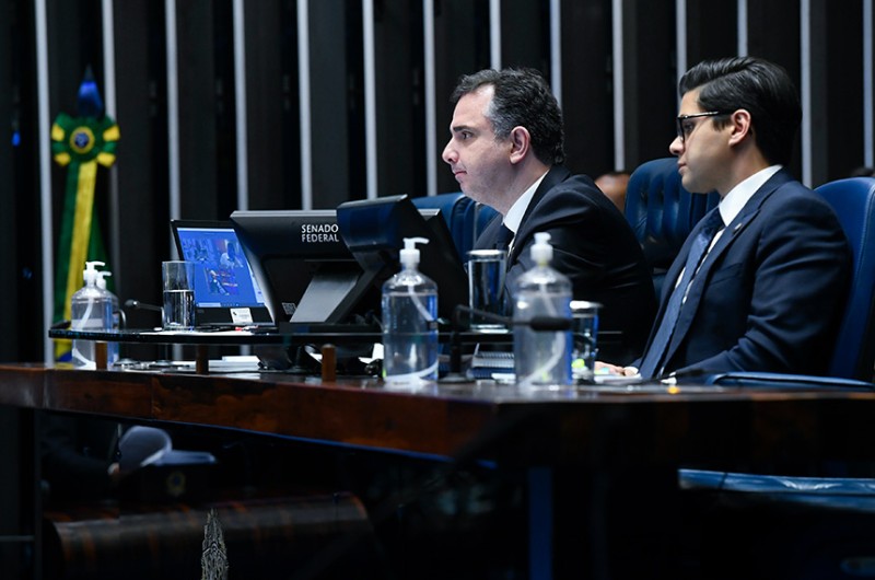 Rodrigo Pacheco, na presidência da sessão plenária: não há critério de antiguidade para a instalação de CPIs - Marcos Oliveira/Agência Senado
