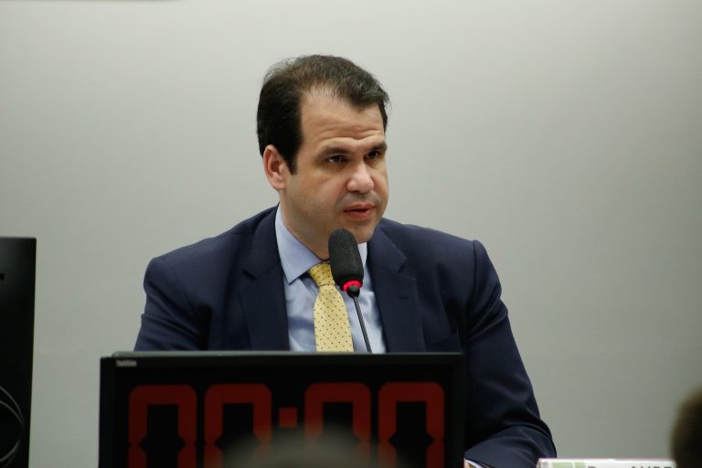 Aureo Ribeiro quer discutir práticas anticoncorrenciais no mercado de pagamentos - (Foto: Elaine Menke/Câmara dos Deputados)
