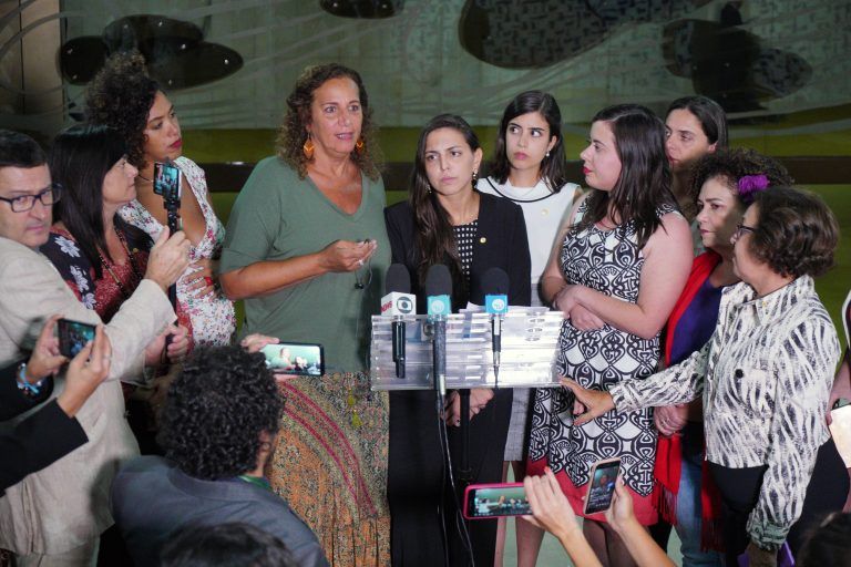 Mulheres constituem apenas 15% dos representantes na Câmara dos Deputados - (Foto: Pablo Valadares/Câmara dos Deputados)