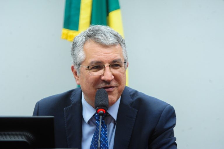 O autor da proposta, Alexandre Padilha, é médico e foi ministro da Saúde no governo Dilma - (Foto: Billy Boss/Câmara dos Deputados)