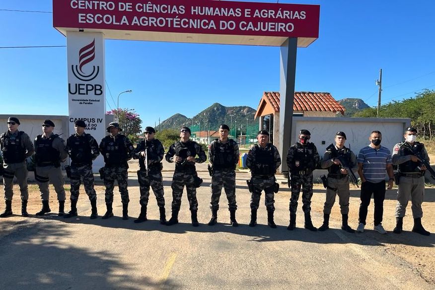 De acordo com a mensagem, a cantina, as salas de aula e a secretaria da escola seriam alvo da ação de um atirador. Foi registrado um boletim de ocorrência pela instituição e a polícia encaminhou equipe até o local, além da segurança interna ter sido refo