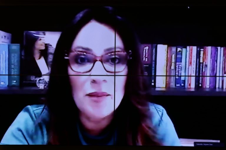 Rejane Dias defendeu a quebra de patente das vacinas - (Foto: Michel Jesus/Câmara dos Deputados)