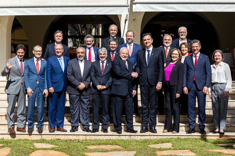 Cumprimentado por Lula, Pacheco considerou a conversa 'agradável e proveitosa' e disse estar disposto a receber outros pré-candidatos a presidente - Pedro Gontijo