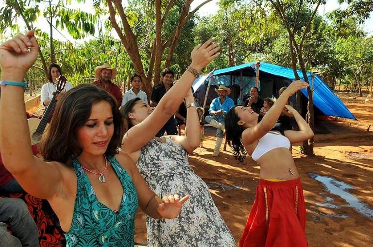 Ciganos continuam excluídos, afirma senador que é autor da proposta de estatuto - (Foto: Elza Fiúza / Agência Brasil)