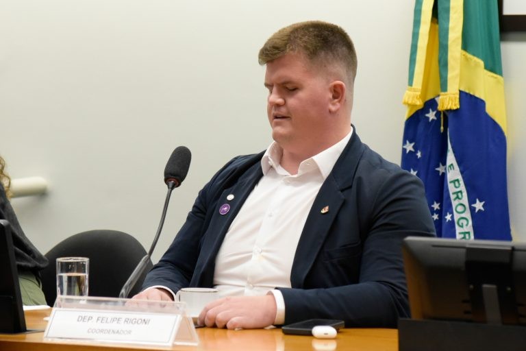 Felipe Rigoni: administrações fazendárias têm prejudicado contribuintes - (Foto: Alan Rones/Câmara dos Deputados)