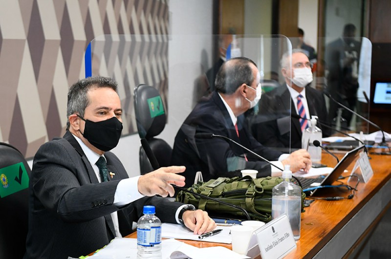 Ex-secretário-geral do Ministério da Saúde, Antônio Elcio Franco negou à CPI da Pandemia que tenha havido demora nas compras da CoronaVac e da vacina da Pfizer - Marcos Oliveira/Agência Senado