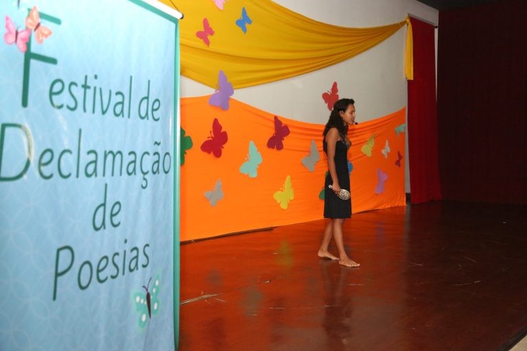 Festival de Declamação de Poesias em escola em Uberaba (MG) - (Foto: Neto Talmeli/Prefeitura de Uberaba-MG)