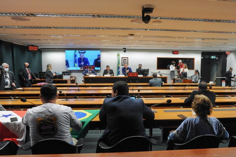 Debatedores na Comissão de Segurança Pública nesta terça - (Foto: Billy Boss/Câmara dos Deputados)