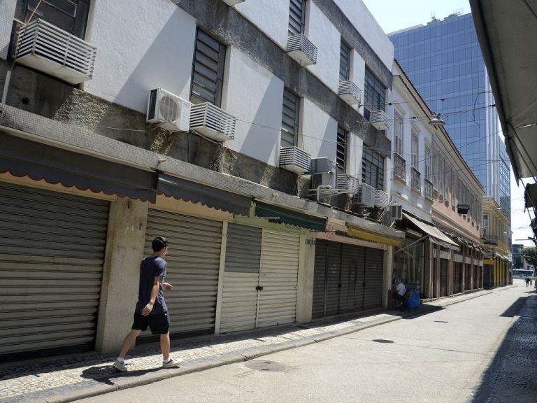 O comércio foi um dos setores mais afetados pela pandemia - (Foto: Tânia Rêgo/Agência Brasil)