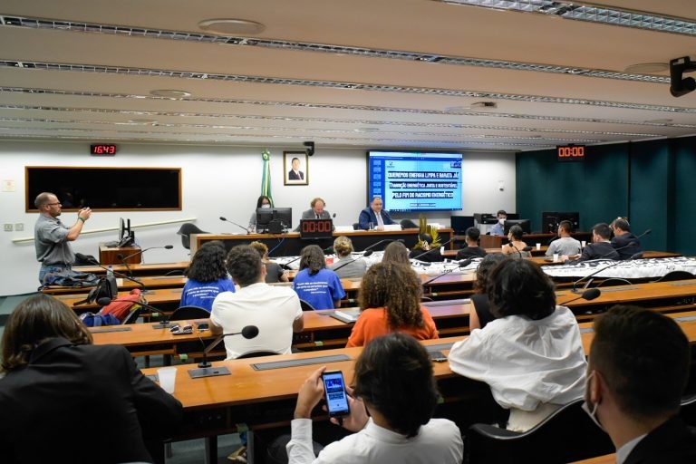 Comissões de Direitos Humanos e de Minas e Energia debateram o assunto - (Foto: Alan Rones/Câmara dos Deputados)
