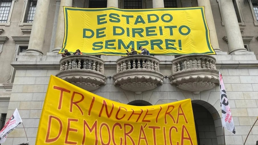 Reprodução/Twitter (@jhcordeiro) Atos pela democracia reúnem lideranças de vários setores em SP