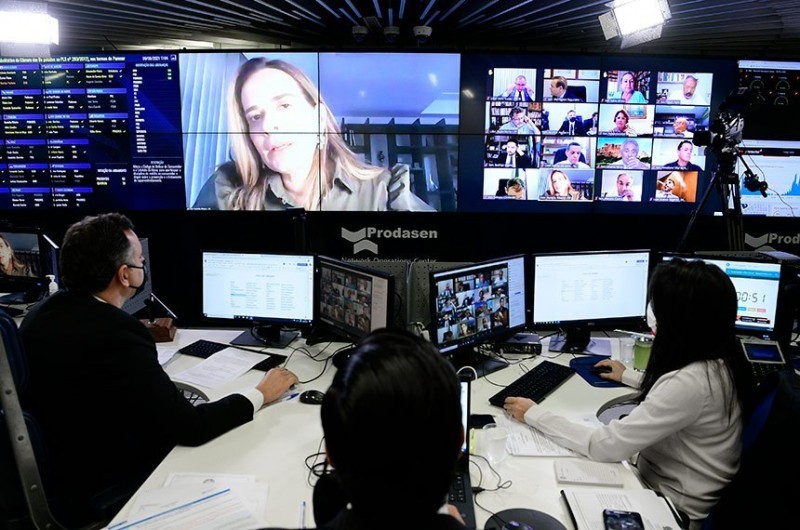 Daniella Ribeiro, relatora do projeto que garante internet nas escolas, durante a sessão remota do Senado - (Foto: Pedro França/Agência Senado -09.06.21)