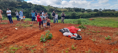 Um jovem de 26 anos que estava realizando um voo de parapente faleceu no início da tarde deste domingo (21), no município de Alagoa Grande, no brejo do estado. De acordo com informações de populares, Alexandre Pereira Alves era iniciante no esporte e esta