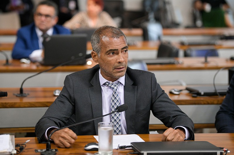 Romário é relator do projeto - Pedro França/Agência Senado