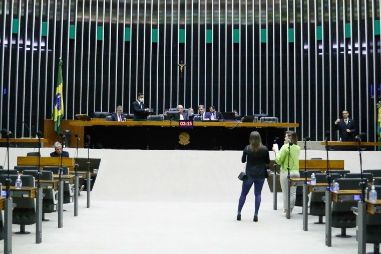 Sessão do Plenário desta segunda-feira - (Foto: Elaine Menke/Câmara do Deputados)