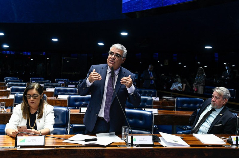 Girão (C) é autor do requerimento para a homenagem - Roque de Sá/Agência Senado