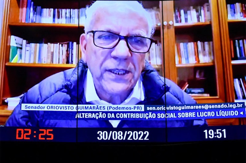 Oriovisto agradeceu seus colegas de bancada, Alvaro Dias e Flávio Arns, pelo empenho na aprovação da autorização - Waldemir Barreto/Agência Senado