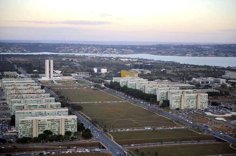 Esplanada dos Ministérios, com Congresso e Praça dos Três Poderes ao fundo: região concentra servidores em Brasília - Ana Volpe/Agência Senado