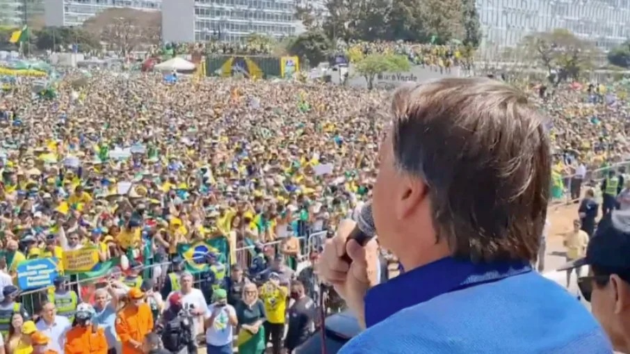 Reprodução Bolsonaro discursando durante o feriado de 7 de setembro de 2021