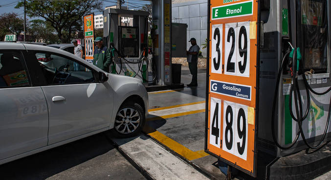 O preço da gasolina passou de R$ 5,25 para R$ 5,17 nesta semana, recuo de 1,5% EDU GARCIA/R7 - 23.08.2022