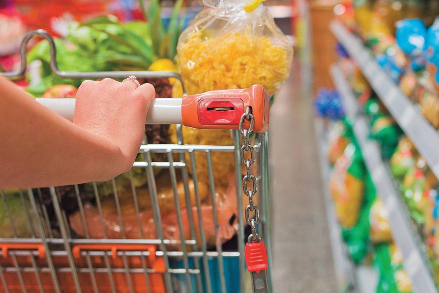A lacuna entre o mínimo necessário para viver e o auxílio também é sentida em outras 11 capitais mapeadas pelo Dieese — somente em cinco o benefício é suficiente para comprar uma cesta básica. (Foto: Reprodução)