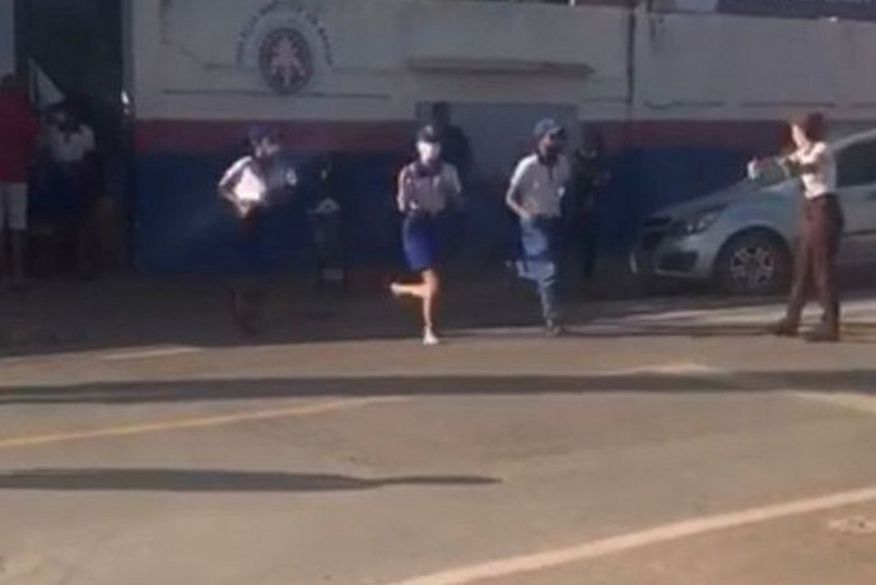 Invasão em escola da Bahia aconteceu na manhã desta segunda-feira (26). (Foto: Reprodução)