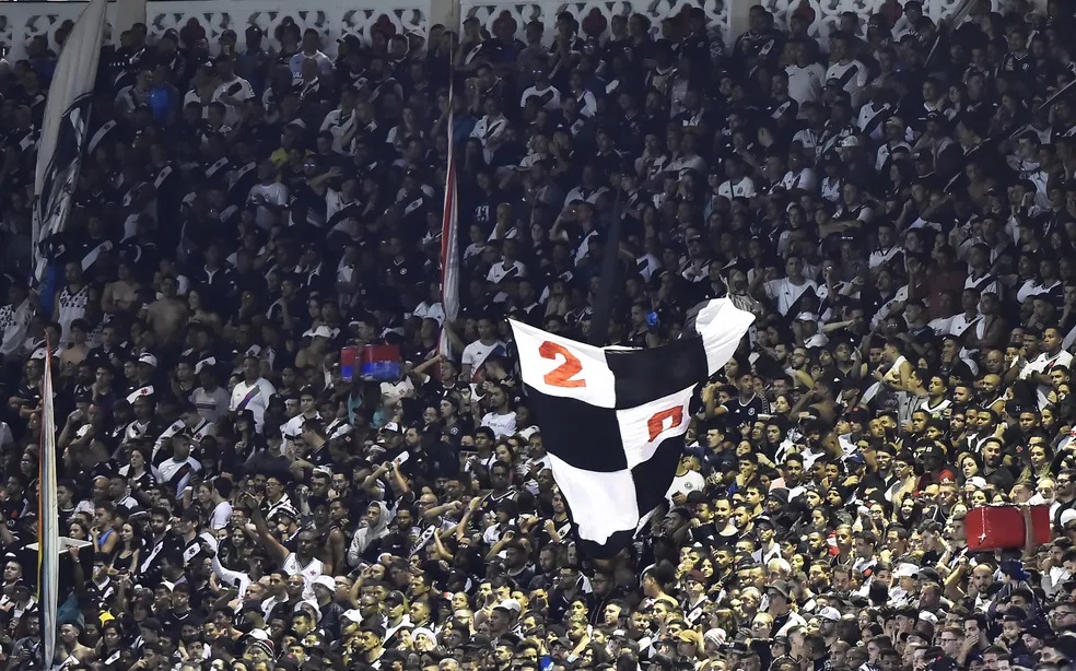 Jogo contra o Sampaio Corrêa será em São Januário — Foto: André Durão