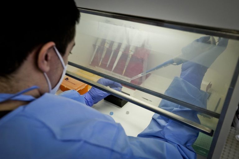 Deputados denunciam corte de verbas e perseguições pessoais a cientistas - (Foto: Breno Esaki/Agência Saúde DF)