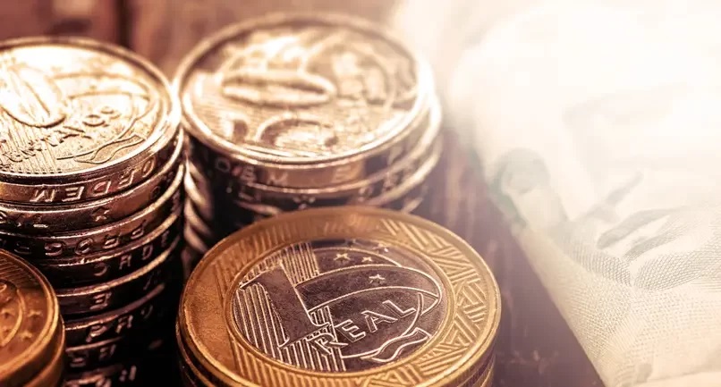 Moeda brasileira: gasto com juros do setor público soma R$ 71 bi em setembro, mostra BC (Getty/Getty Images)