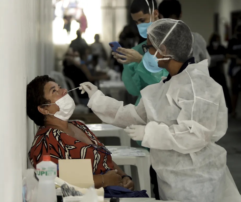 Com aumento nos casos de Covid-19, cresce também a procura por vacinação e testagem nos postos de saúde Gabriel de Paiva