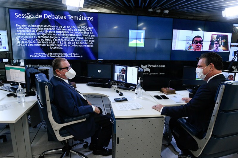 Especialistas favoráveis e contrários ao projeto debatem com os senadores na sessão remota - Roque de Sá/Agência Senado