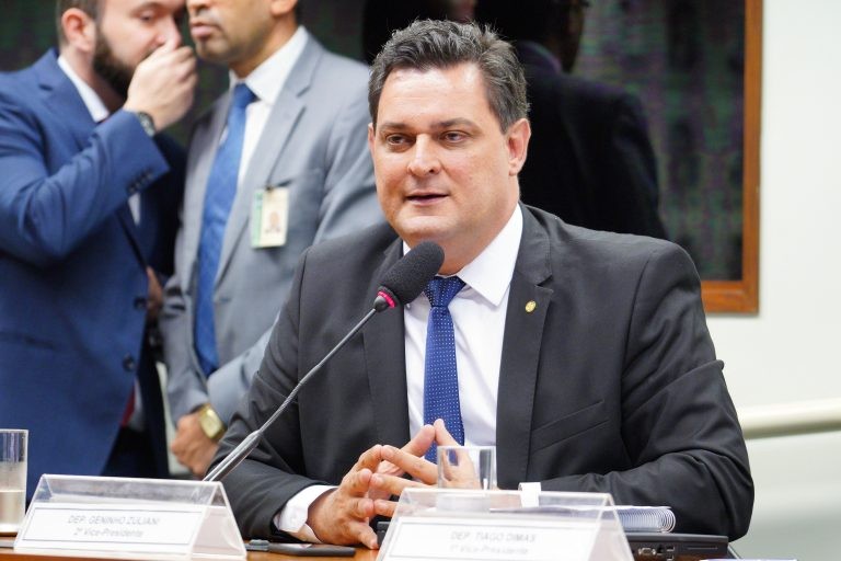 Geninho Zuliani: lei falhou ao não prever logística reversa de medicamentos - (Foto: Pablo Valadares/Câmara dos Deputados)