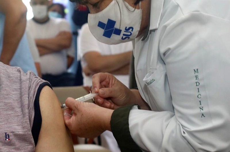 Economistas de renome ouvidos pela Comissão Temporária da Covid-19 foram unânimes ao apontar a vacinação e a pesquisa científicas como primordiais para ajudar o país a superar a pandemia e seus desdobramentos - Governo de São Paulo