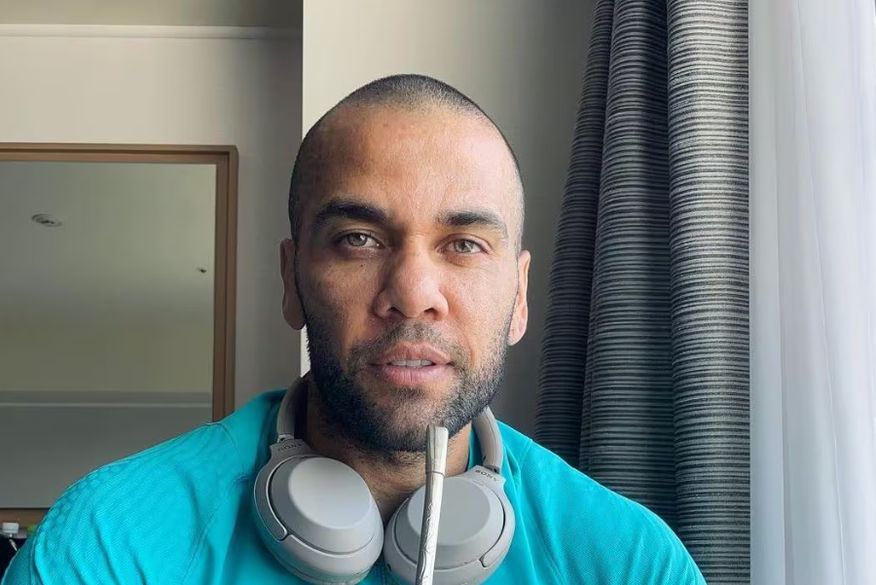 Daniel Alves é acusado de ter cometido crime sexual na Espanha. (Foto: Reprodução/Redes sociais)