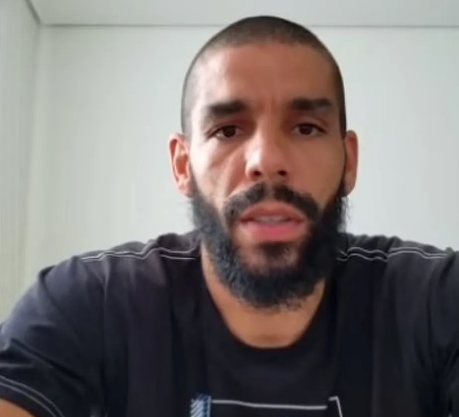 O jogador de vôlei Wallace se desculpa pela publicação que sugere um tiro no presidente Lula Reprodução/Instagram