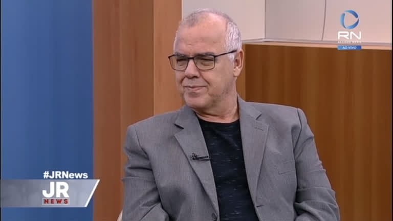 Domingos Fraga morreu neste sábado (12) por complicações da covid-19 - (Foto: Reprodução/Record News)