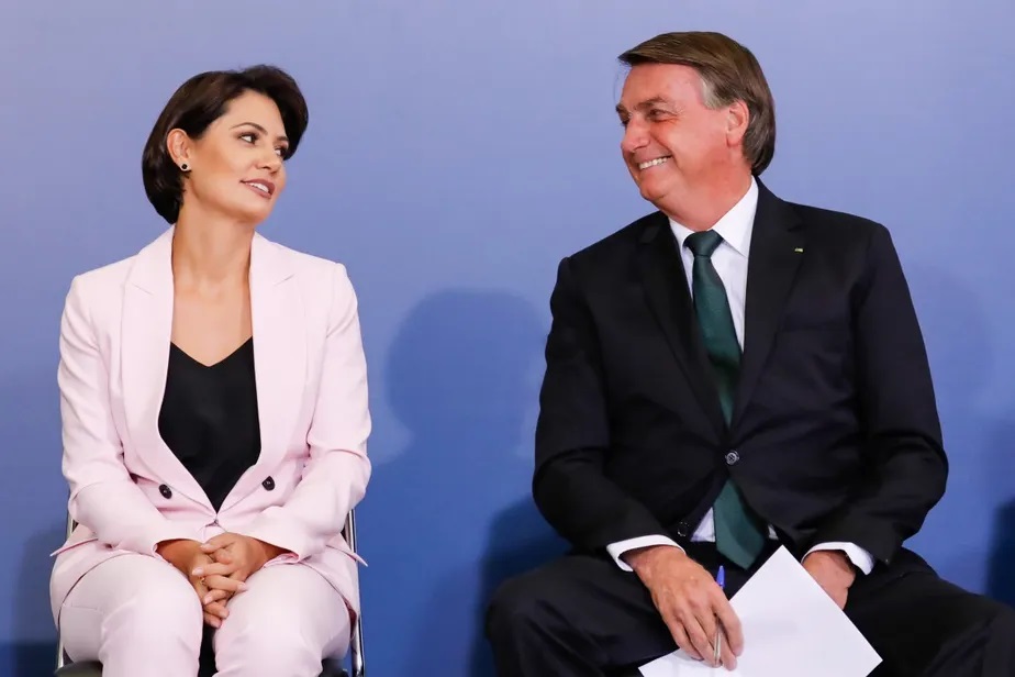 Michelle e Jair Bolsonaro durante evento de governo em julho do ano passado Foto: Isac Nóbrega/PR
