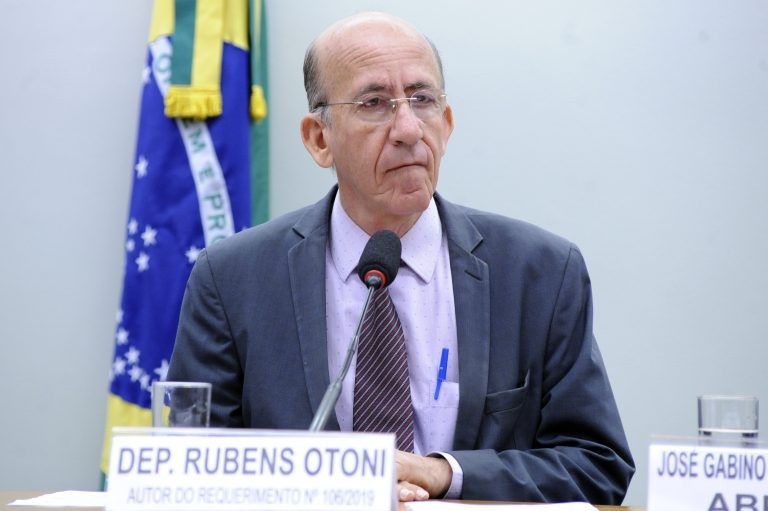 Rubens Otoni: projeto surgiu em razão do grande número de assaltos a bancos - (Foto: Cleia Viana/Câmara dos Deputados)