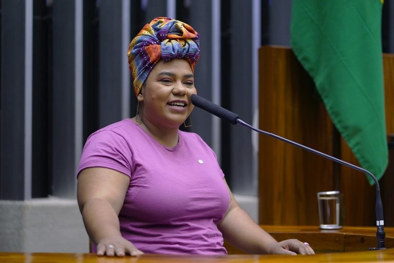 Dandara cita o movimento Red Pill, uma vertente dos ‘masculinistas’, que se opõem às feministas e incentivam a misoginia - (Foto: Pablo Valadares/Câmara dos Deputados)