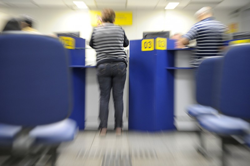 O objetivo do projeto é evitar que pessoas, principalmente os idosos, tenham que ir aos bancos para fazer a comprovação - Lia de Paula/Agência Senado