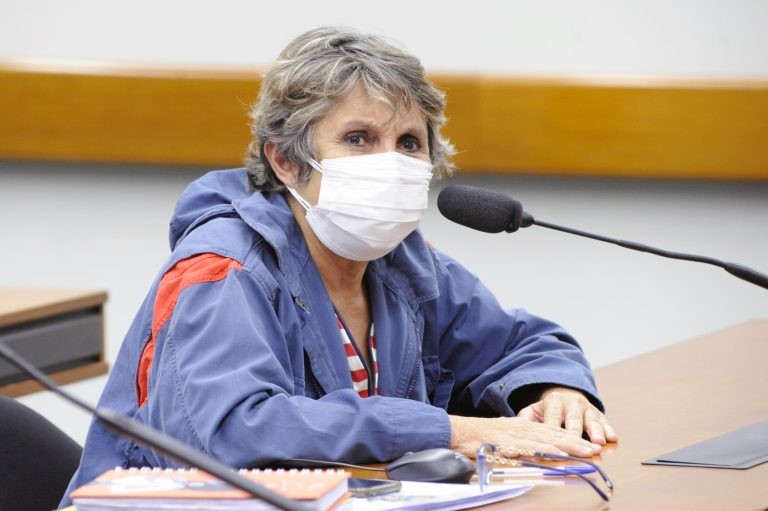 Kokay: medida garante celeridade na tramitação dos processos e dignidade das seguradas - (Foto: Gustavo Sales/Câmara dos Deputados)