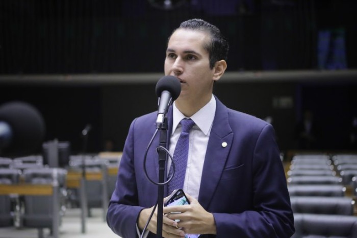 O autor da proposta, deputado Domingos Neto - (Foto: Paulo Sérgio/Câmara dos Deputados)