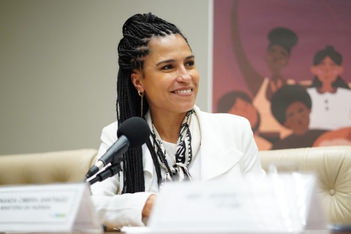 Fernanda Santiago: a pobreza no Brasil é feminina e de cor preta - (Foto: Pablo Valadares / Câmara dos Deputados)