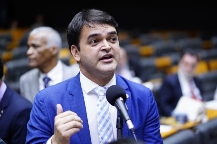 Para o deputado, regra atual pode perpetuar o ciclo de violência doméstica em vez de interrompê-lo - (Foto:  Pablo Valadares/Câmara dos Deputados)