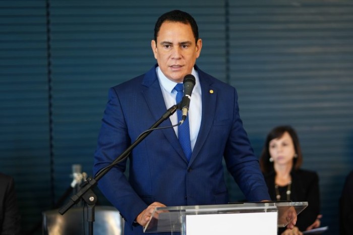 Da Vitória: fazemos uma agenda de promoção de encontro de ideias - (Foto: Pablo Valadares/Câmara dos Deputados)