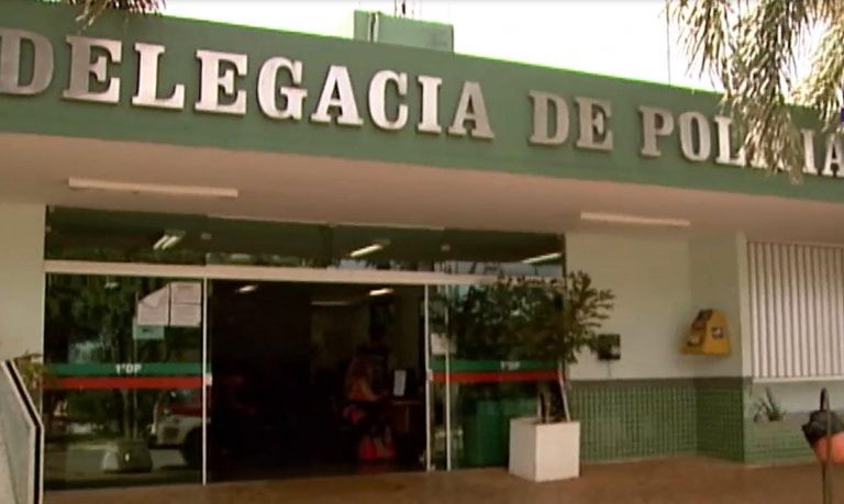 Proposta pune quem atacar delegacias, por exemplo - (Foto: Reprodução/TV Câmara)