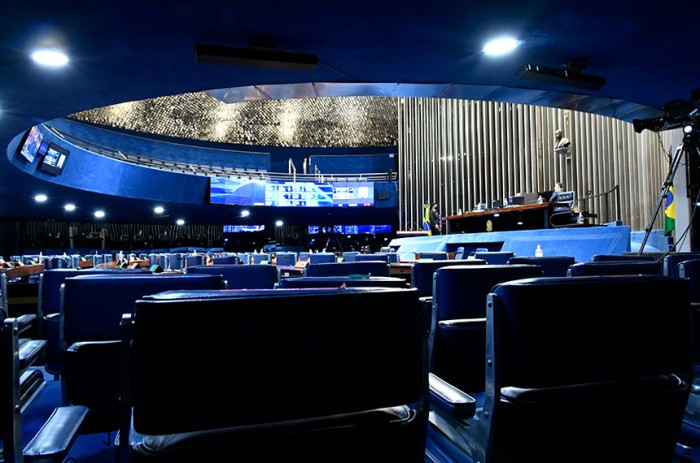 Pelo PL 4.486/2019, os serviços públicos de emergência e de recebimento de denúncias devem oferecer atendimento prioritário e especializado às pessoas com deficiência - Waldemir Barreto/Agência Senado